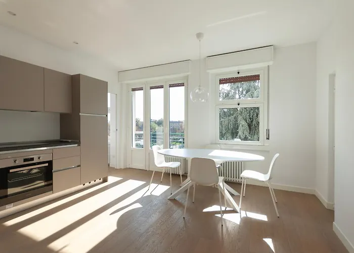 Youhosty - Bright Apartment Gioia